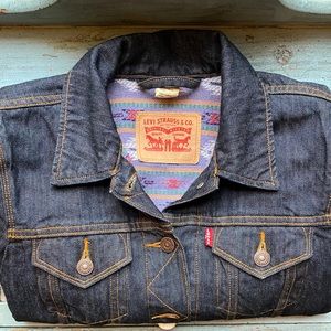 RARE Levi’s Trucker Jacket w/ Southwestern lining